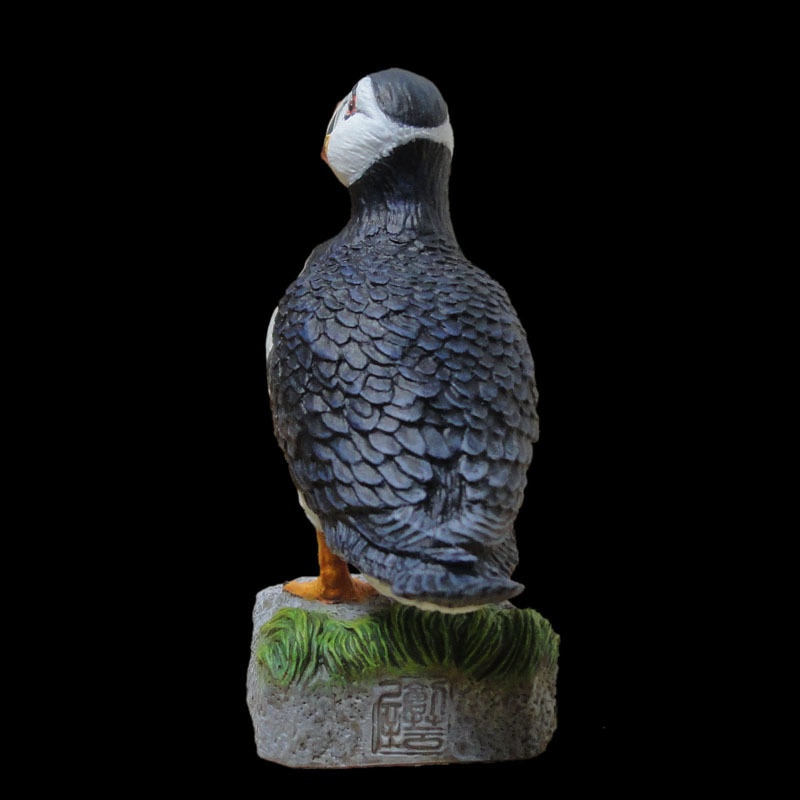 ニシツノメドリ