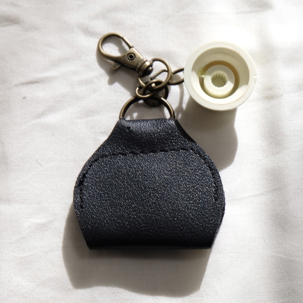 ギターノブキーホルダーST Off white ピックケース