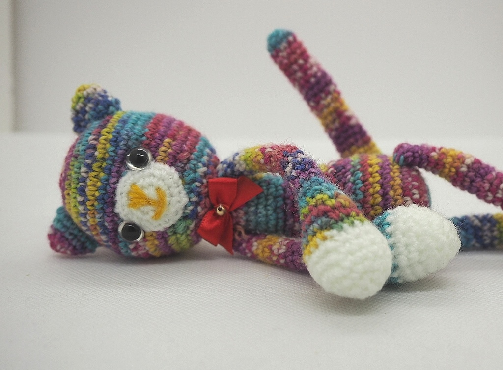 (受注制作)手足の長いあみぐるみ猫ちゃん