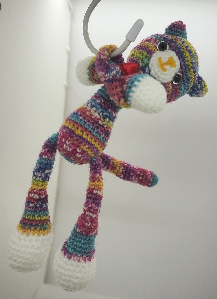 (受注制作)手足の長いあみぐるみ猫ちゃん