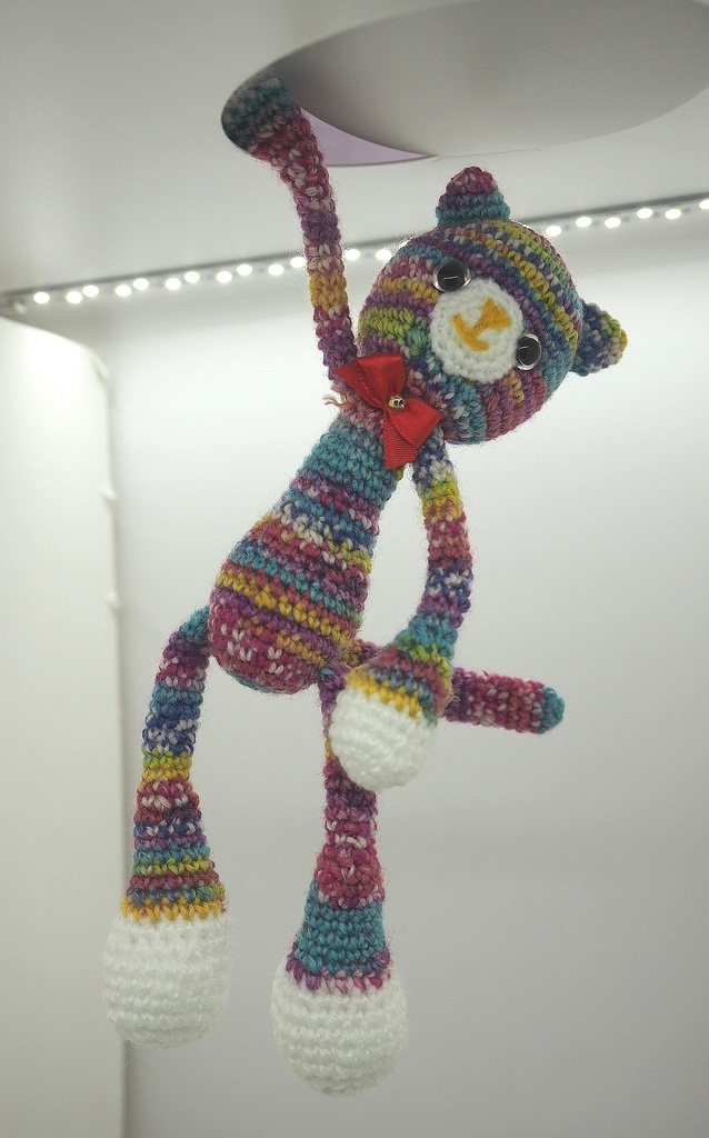 (受注制作)手足の長いあみぐるみ猫ちゃん