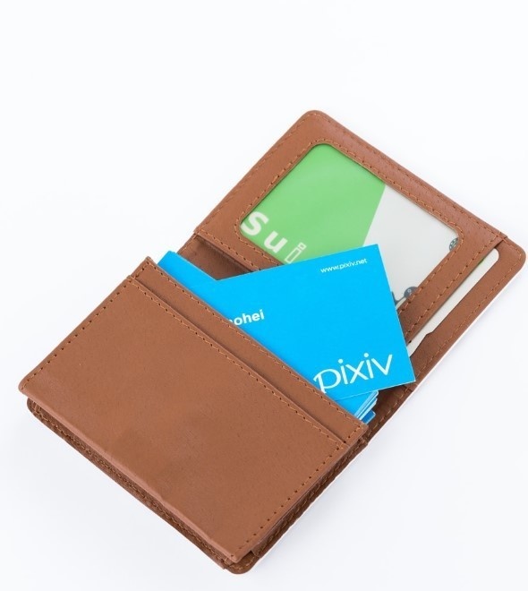 八重と海波(八尺ちゃん) レザー製名刺入れ