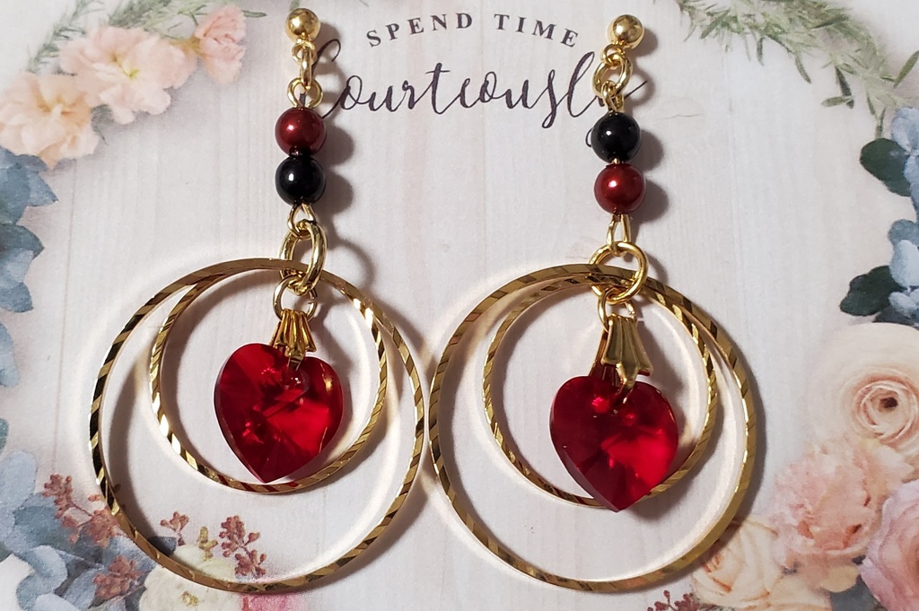 女王とトランプのイヤリング【ピアス変更可】