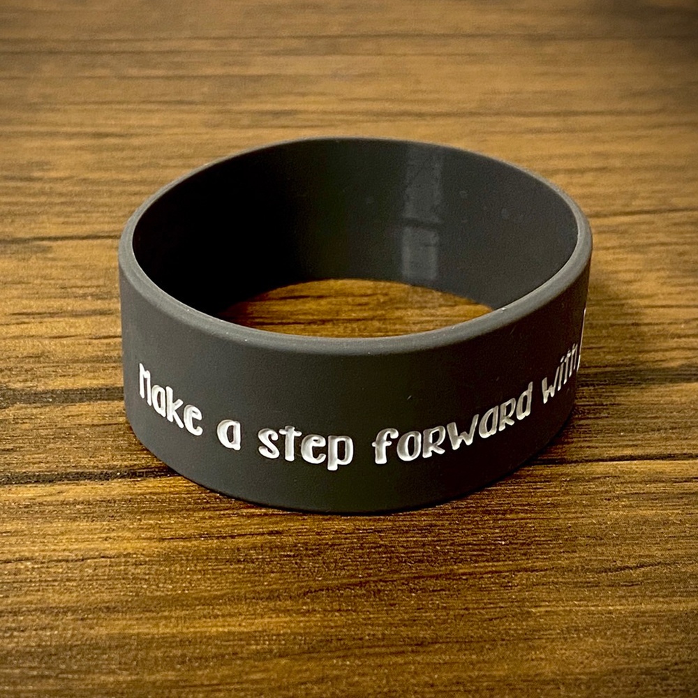 ロボット頭「一緒に行こうラバーバンド」