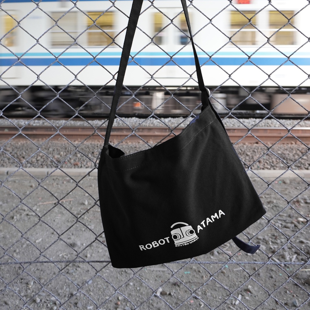 ロボット頭のミュゼットバッグ