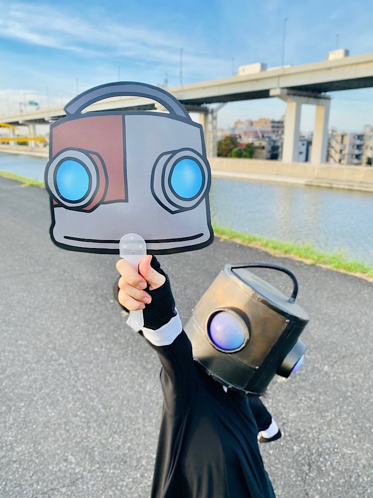 ロボット頭のお面うちわ