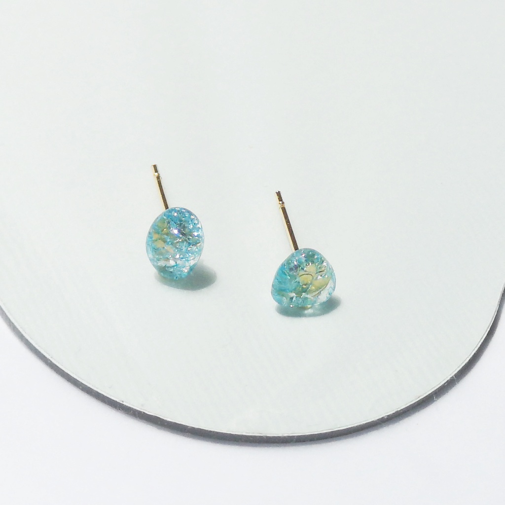 涼しげな水のプチピアス.2