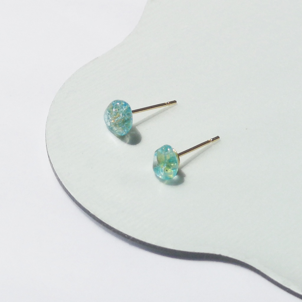 涼しげな水のプチピアス.2