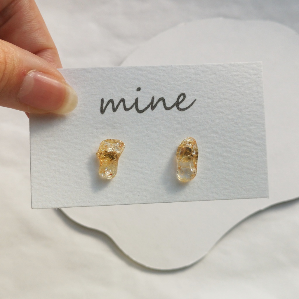 とろけるはちみつのピアス