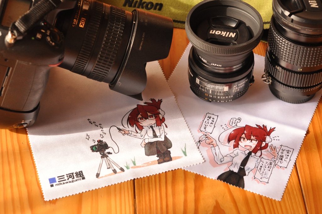 謎アピールする眼鏡さんのレンズクリーナー@908kira