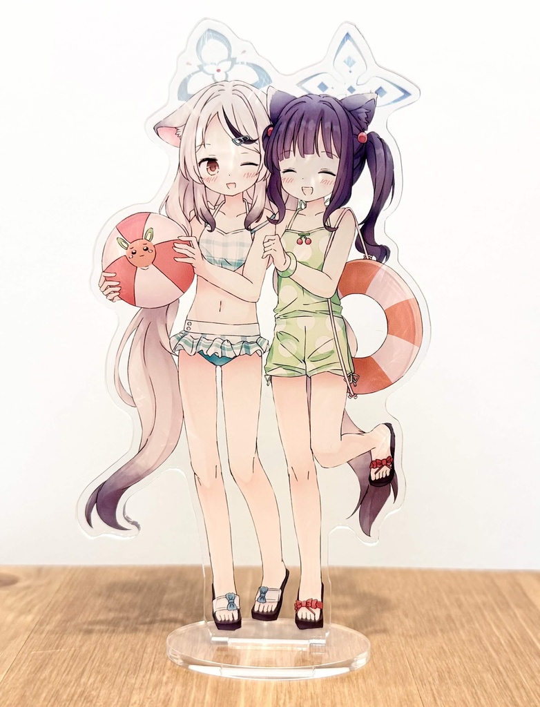 シュエリンとココナの水着アクリルスタンド