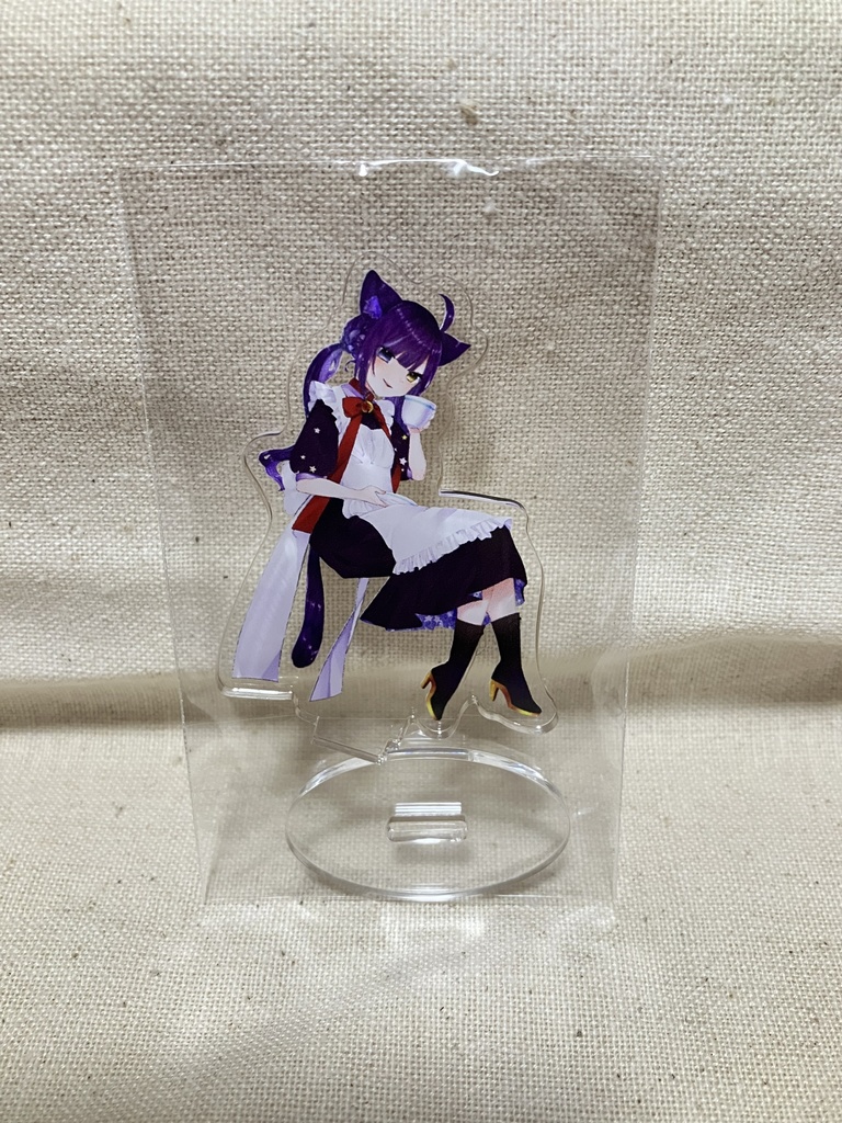 アクリルスタンドB