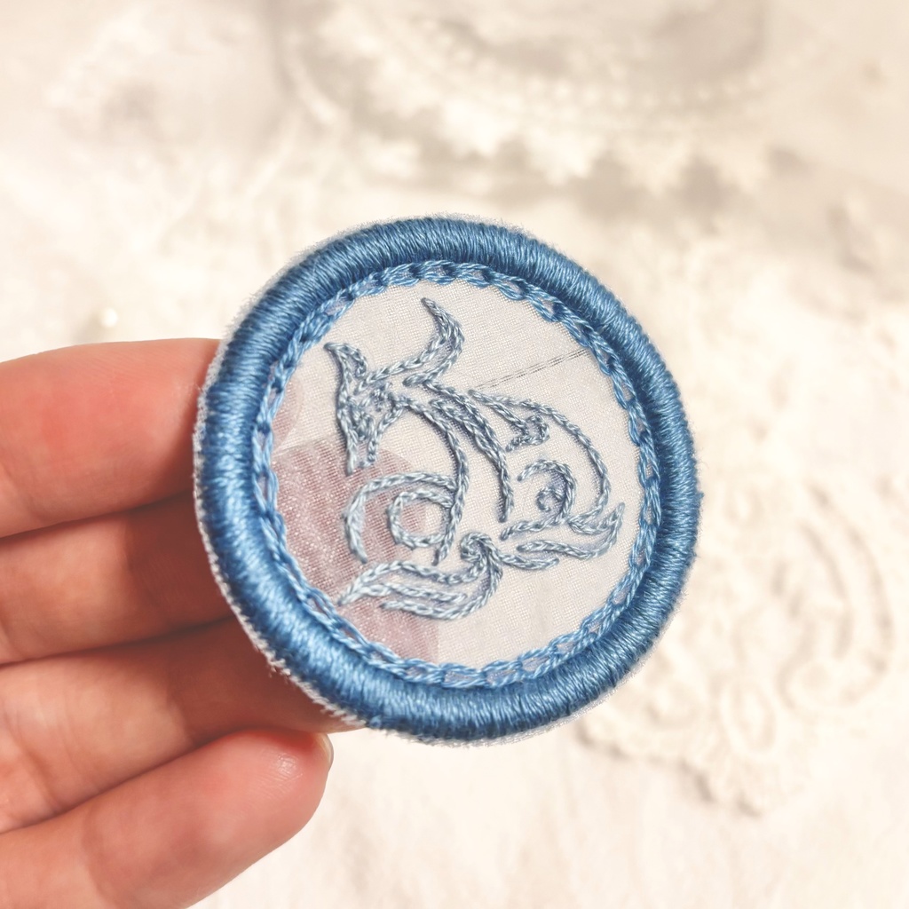 ヌヴィレット オーガンジー刺繍 ブローチ