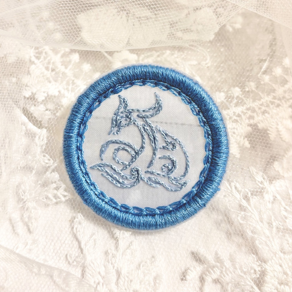 ヌヴィレット オーガンジー刺繍 ブローチ