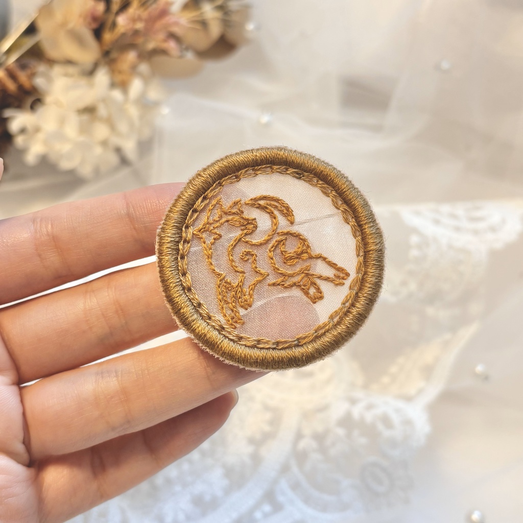 ゴロー オーガンジー刺繡 ブローチ