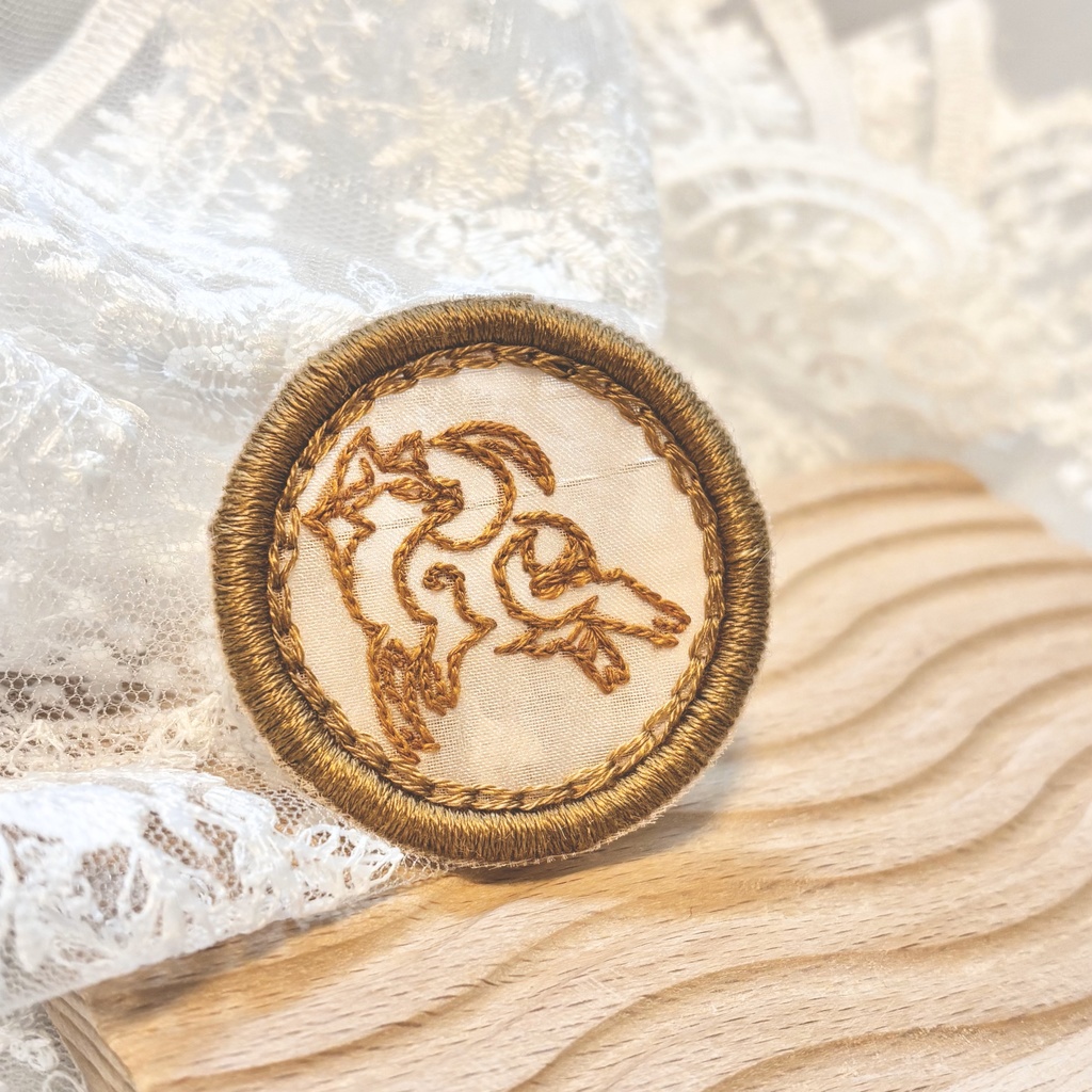 ゴロー オーガンジー刺繡 ブローチ