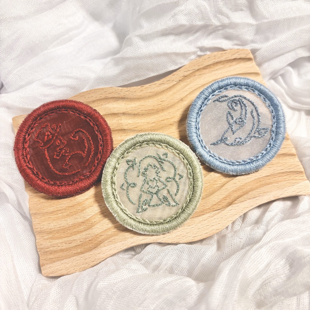 リネ オーガンジー刺繡 ブローチ(※確認ください)