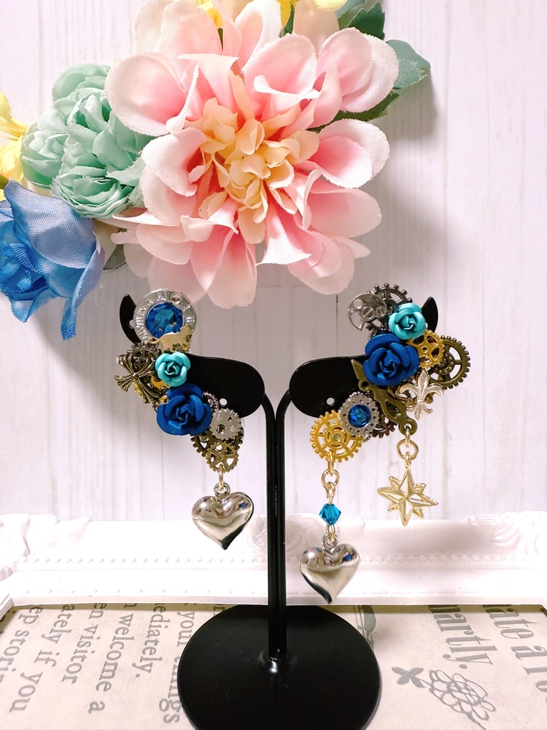 Crown Works.R/歯車と薔薇のピアス No.01