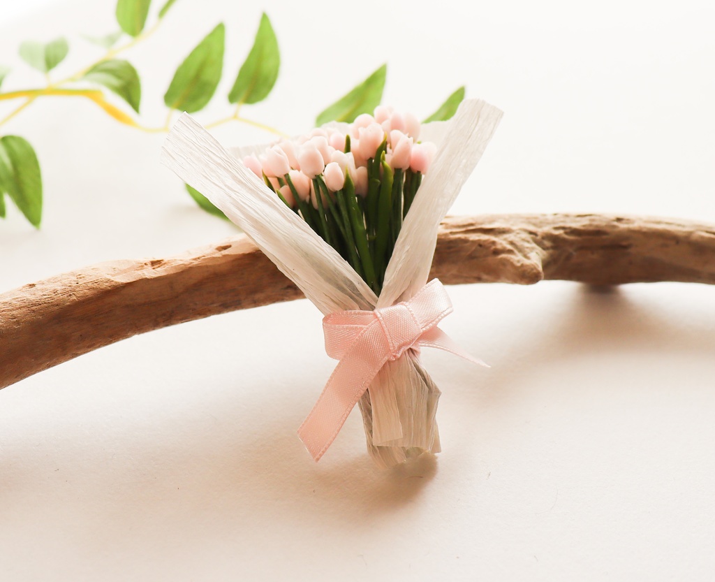 チューリップの花束 薄ピンク