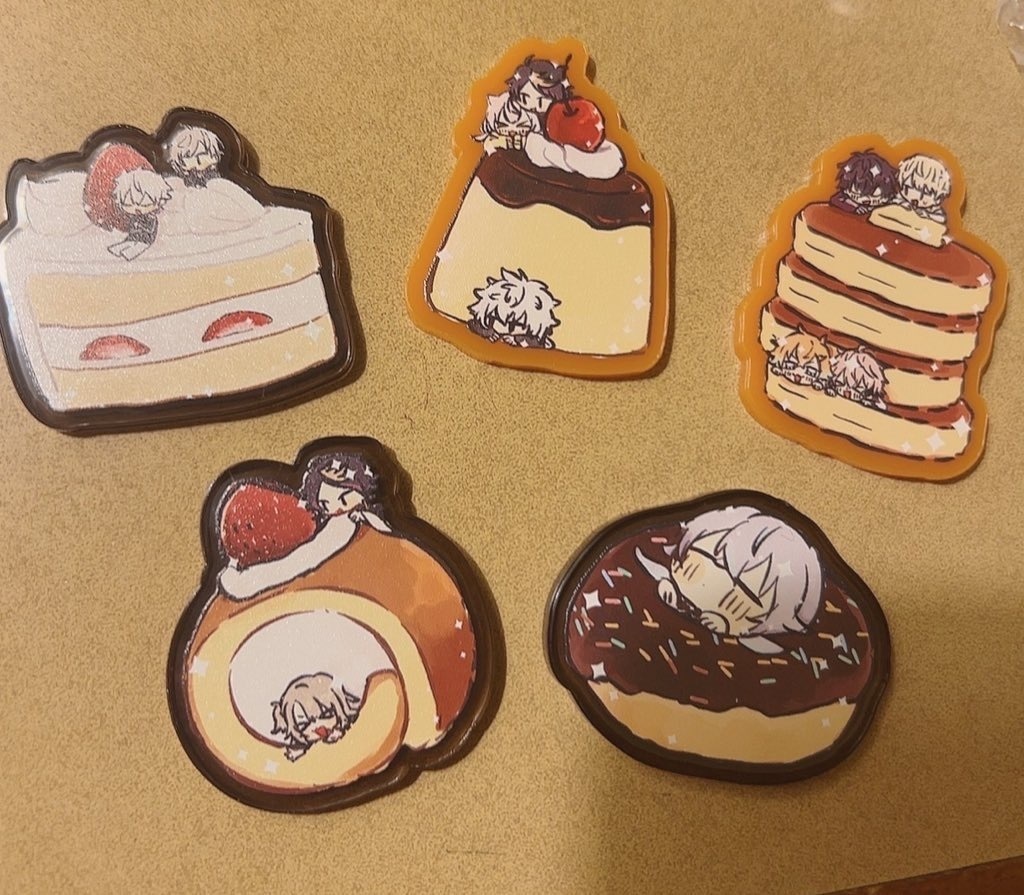 たべもののアクリルバッジ