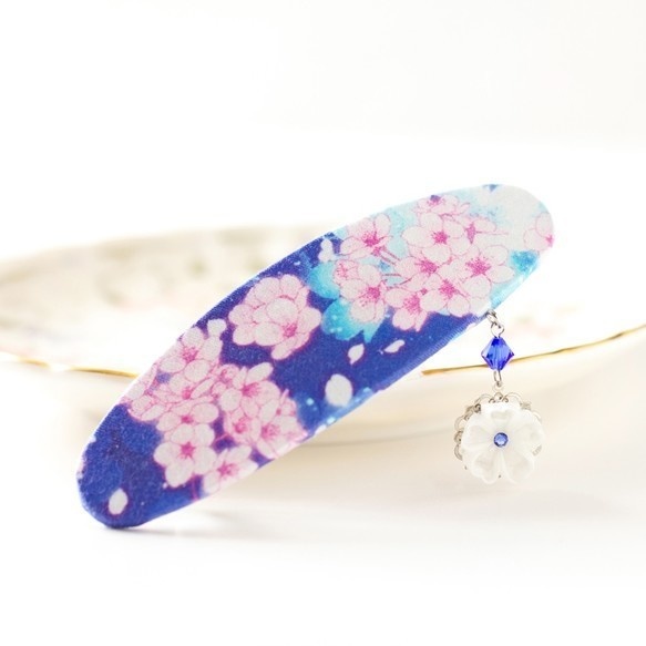 Hanayukiオリジナルアート 桜舞うバレッタ 夜桜 【Hanayuki x つまみ細工 漣】