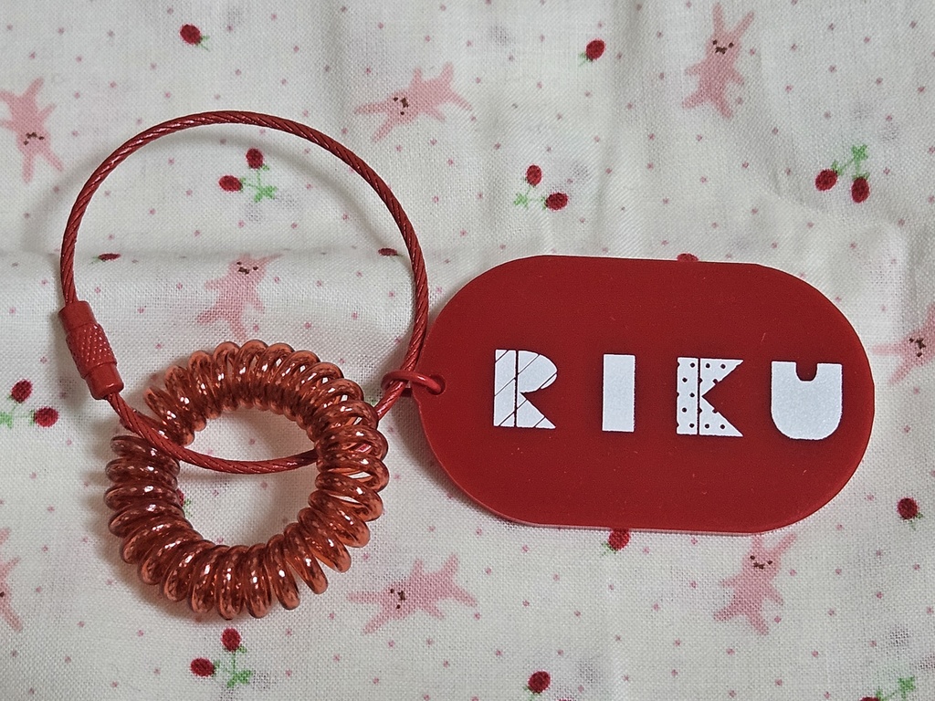 ネームロゴアクリルキーホルダー 全7色