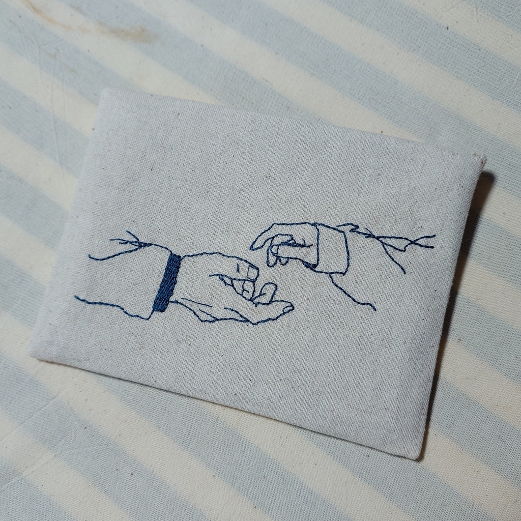 松ガスモチーフフラットポーチ