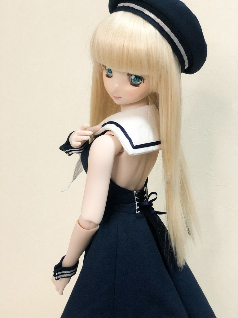 背中開きセーラーワンピース