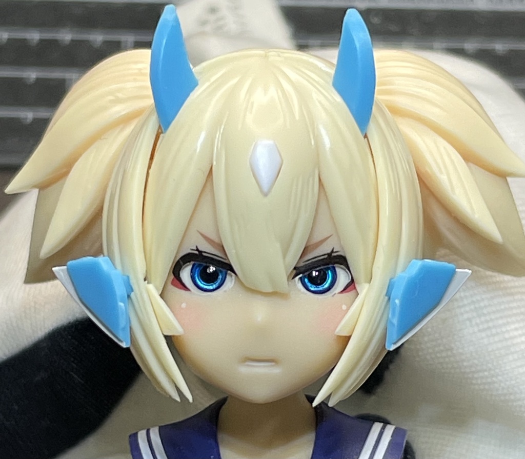 虹彩2.2m 瞳孔1mm あお