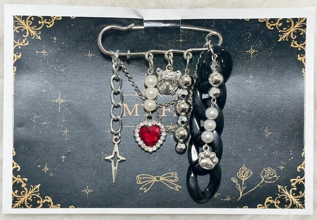 【ハンドメイド】TIGER Charmpin/クリムゾンハート×ゴシック
