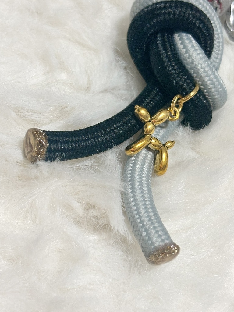 【ハンドメイド】パラコードキーホルダー/Gold Beads
