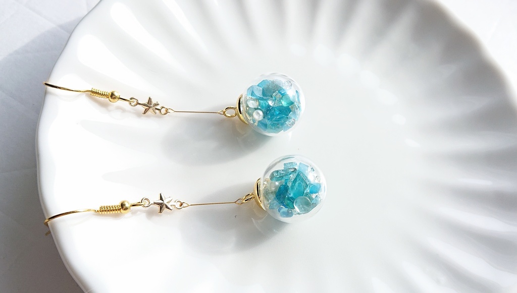 天然石 ブルーアパタイトのガラスドームピアス/イヤリング