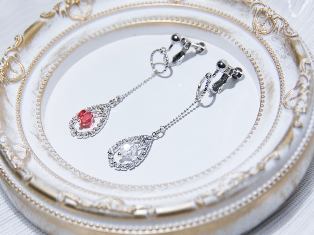 宝石商リチャード氏の謎鑑定イメージ ドロップスワロフスキーピアス/イヤリング