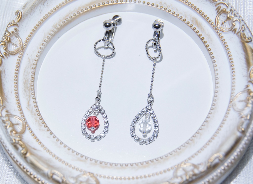 宝石商リチャード氏の謎鑑定イメージ ドロップスワロフスキーピアス/イヤリング