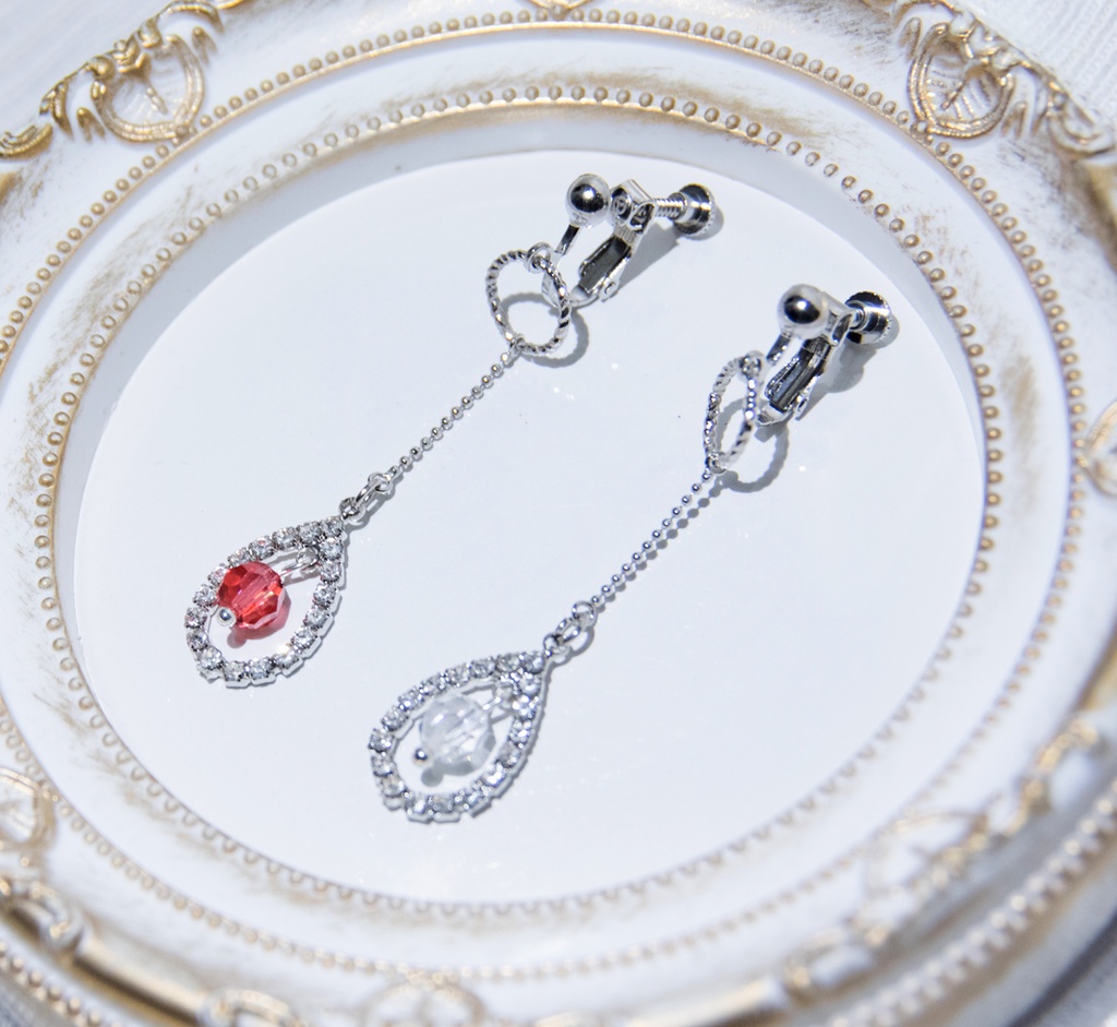 宝石商リチャード氏の謎鑑定イメージ　ドロップスワロフスキーピアス/イヤリング