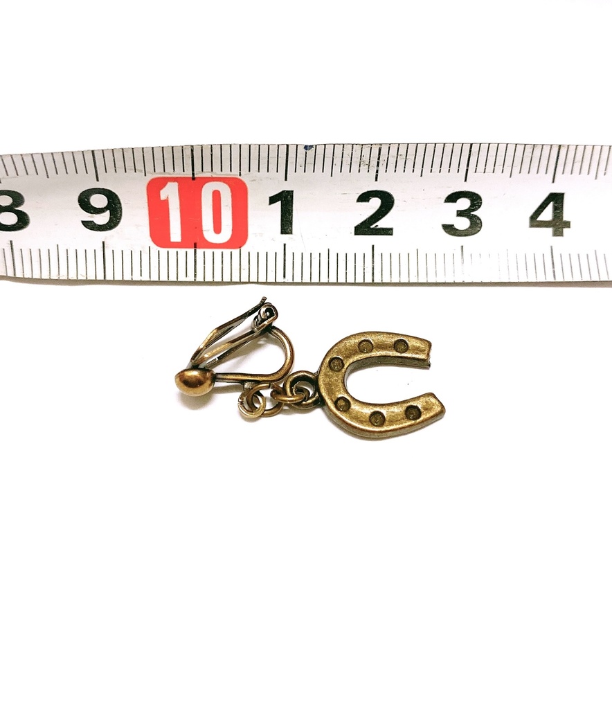 蹄鉄イヤリング