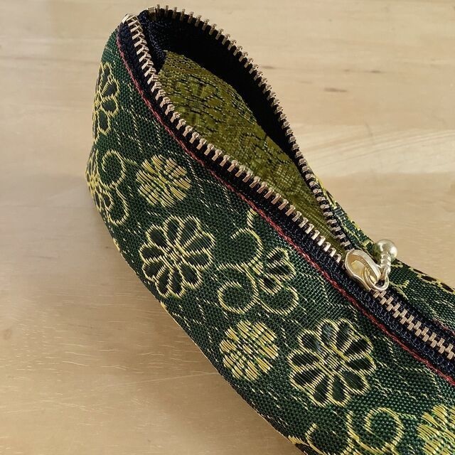 【菊唐草】畳縁 テトラ型 ペンケース 深緑 アラベスク 重陽