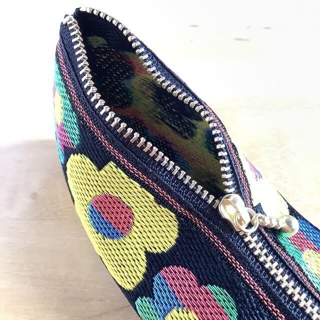 【レトロポップ 花柄】畳縁 テトラ型 ペンケース 和風 黒 カラフル