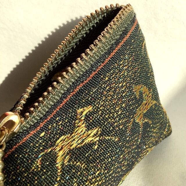 【アハルテケ】畳縁 馬柄 ペンケース テトラ型 金馬 午