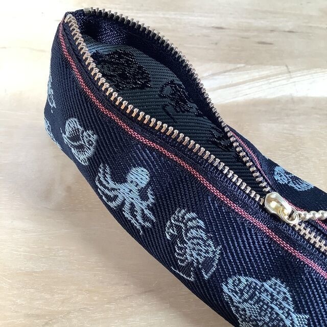 ★特集掲載【魚介柄-2】畳縁 テトラ型 ペンケース 和風 黒 釣り