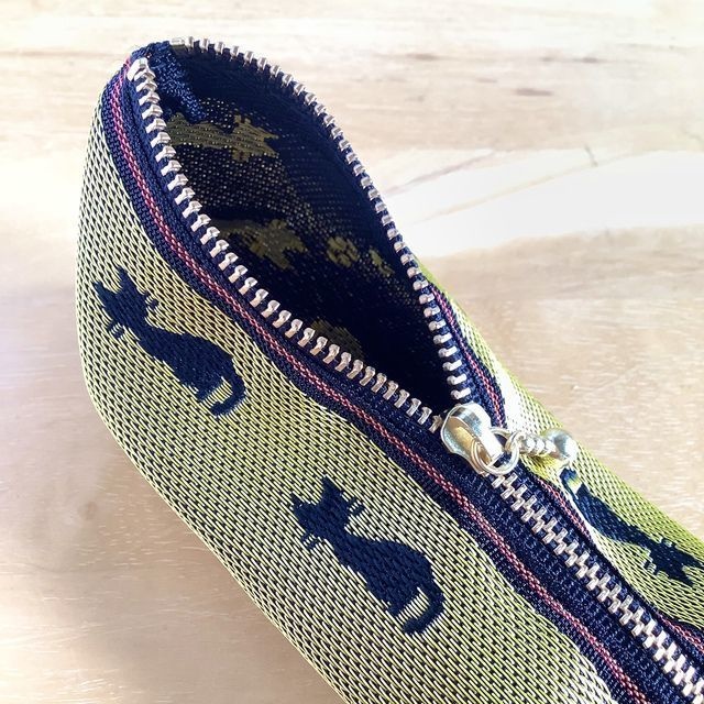 畳縁【黒猫】テトラ型 ペンケース ゴールド 黒 ねこ 大人可愛い