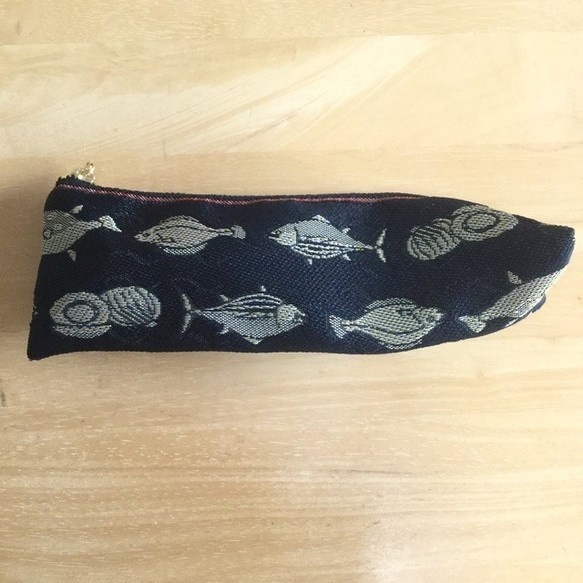 【魚介柄】畳縁 テトラ型 ペンケース 和風 ペンポーチ 黒 釣り