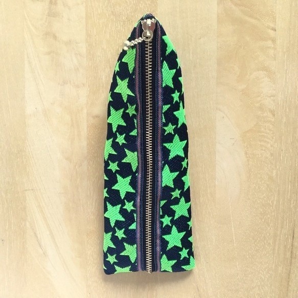 【きらきら星】畳縁 テトラ型 ペンケース 星 スター 宇宙 ロック