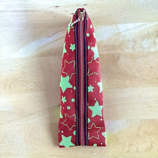 【きらきら星】畳縁 テトラ型 ペンケース 赤 ネオンカラー 星 スター ロック