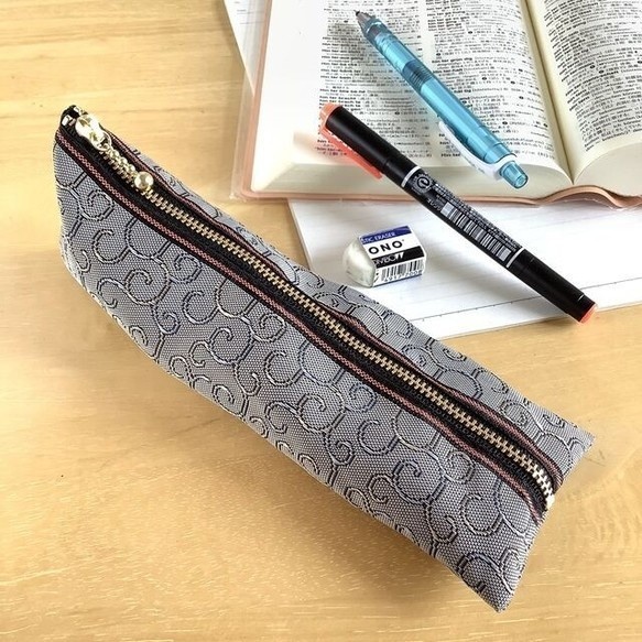 【鯖唐草】テトラ型 ペンケース ニュアンスカラー レインボー 唐草文様