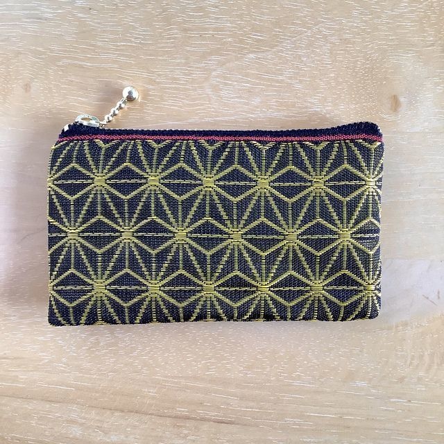 【麻の葉文様】畳縁 ぺたんこ ミニポーチ 小銭入れ カードケース 黒×金