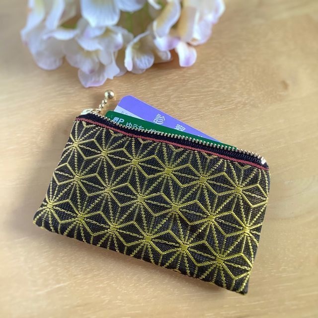 【麻の葉文様】畳縁 ぺたんこ ミニポーチ 小銭入れ カードケース 黒×金