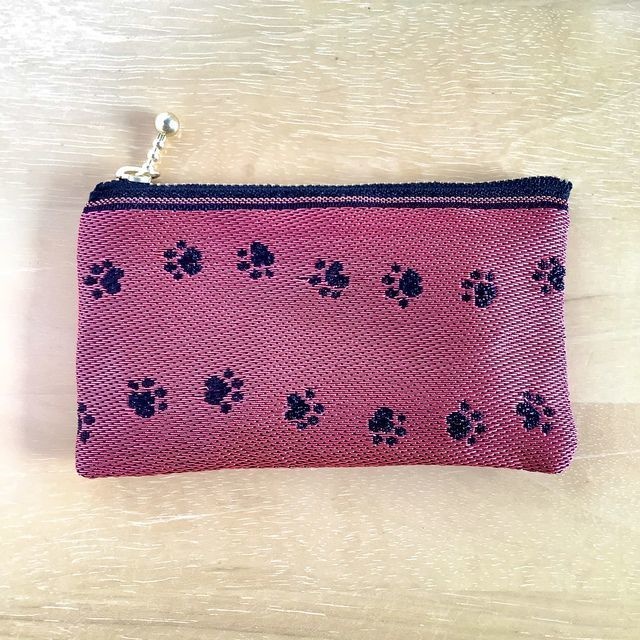 【あしあと】畳縁 ぺたんこ カードケース 小銭入れ ミニポーチ 犬 猫 肉球 赤×黒