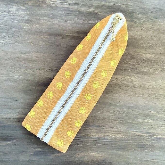 【足あと】畳縁 テトラ型 ペンケース みかん色 肉球 猫 犬