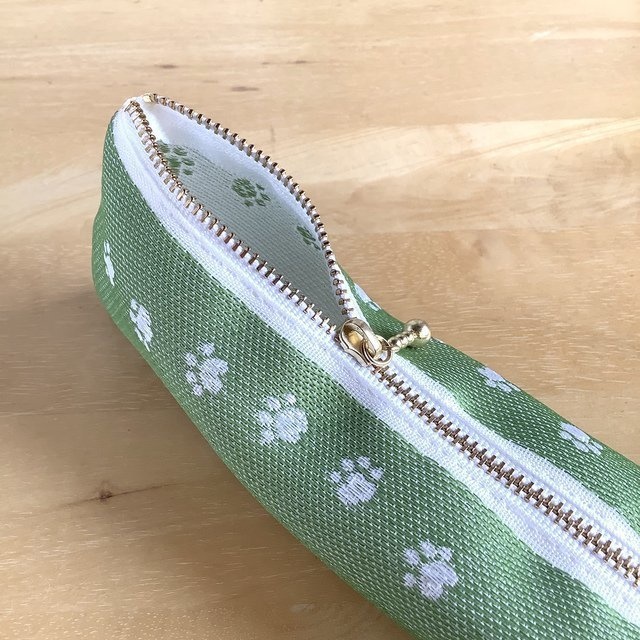 【足あと】畳縁 テトラ型 ペンケース メロン色 肉球 猫 犬